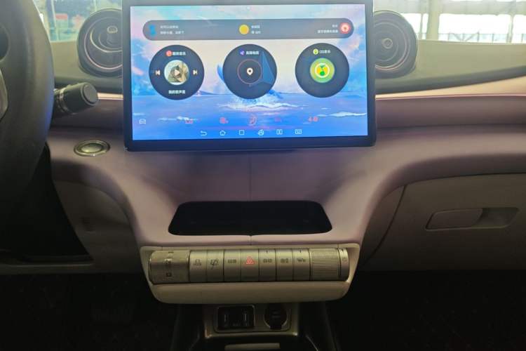 Used BYD Dolphin 2021 405 km Fashion Edition Audio And AC Panel