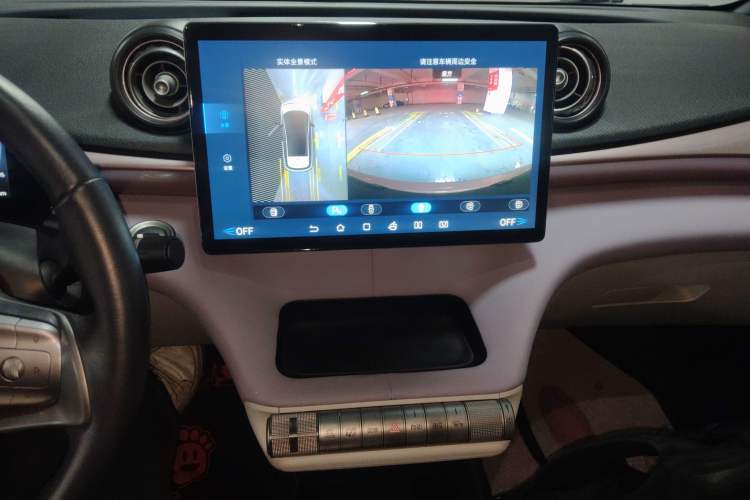 Used BYD Dolphin 2021 405 km Fashion Edition Audio And AC Panel