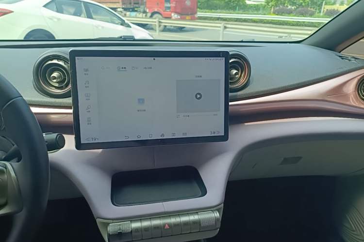 Used BYD Dolphin 2021 405 km Free Version Audio And AC Panel