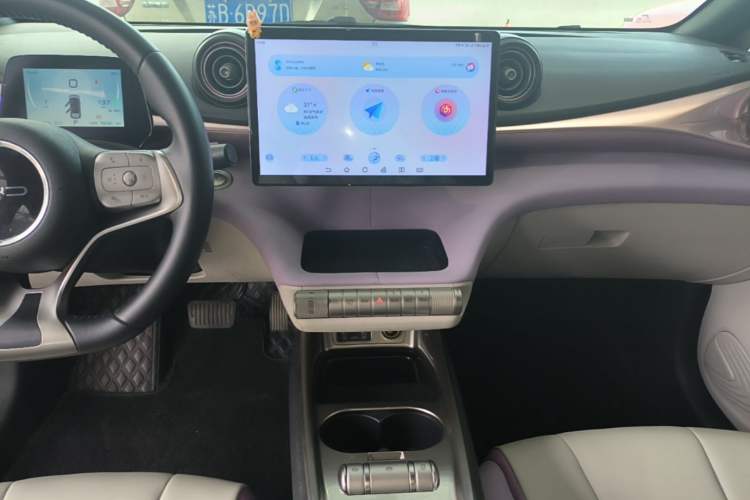 Used BYD Dolphin 2021 405 km Fashion Edition Audio And AC Panel