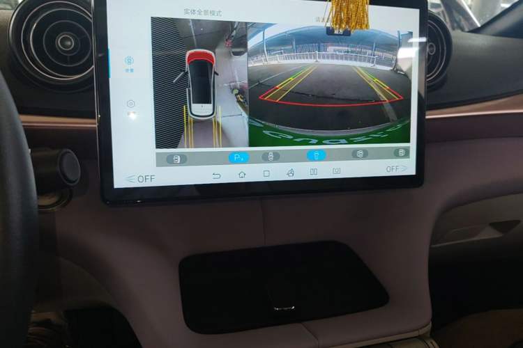 Used BYD Dolphin 2021 405 km Fashion Edition Audio And AC Panel