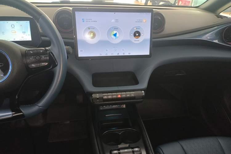 Used BYD Dolphin 2021 405 km Fashion Edition Audio And AC Panel