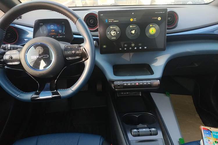 Used BYD Dolphin 2021 405 km Fashion Edition Audio And AC Panel