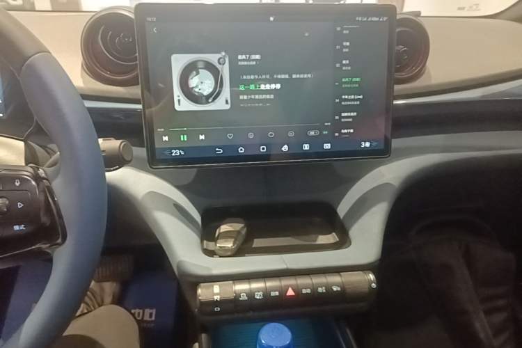 Used BYD Dolphin 2021 405 km Fashion Edition Audio And AC Panel