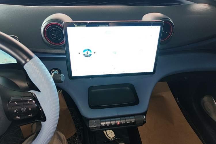 Used BYD Dolphin 2021 401km Knight Edition Audio And AC Panel