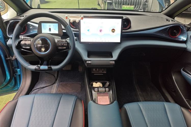 Used BYD Dolphin 2021 405 km Fashion Edition Center Console