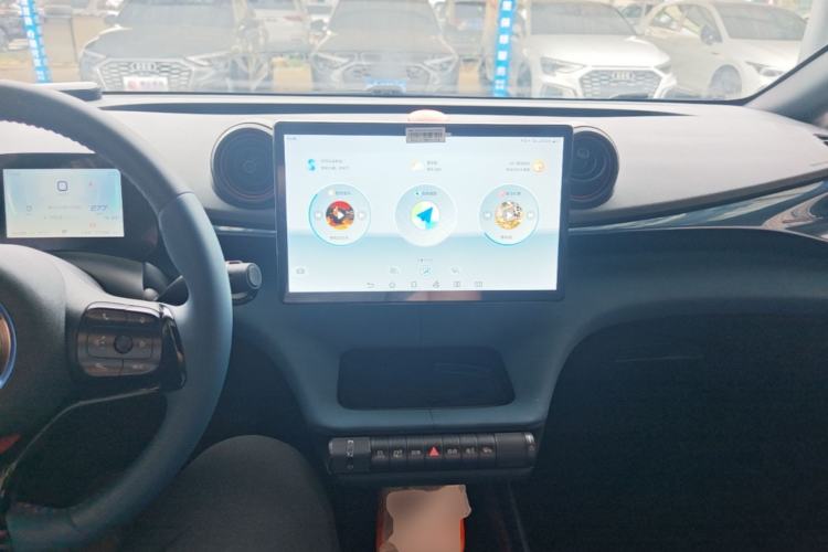 Used BYD Dolphin 2021 405 km Fashion Edition Center Console