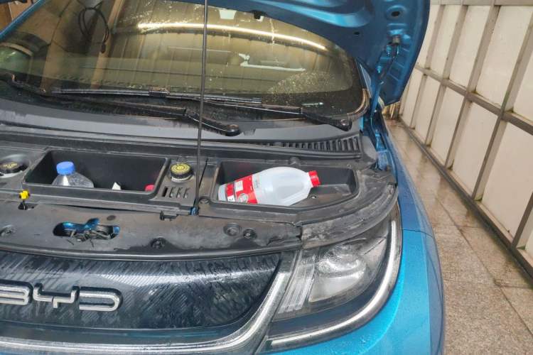 Used BYD Dolphin 2021 405 km Fashion Edition Engine Bay Left