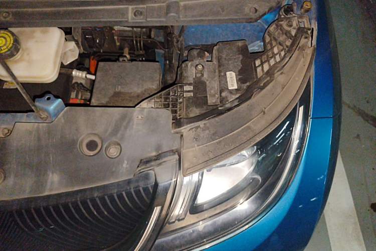 Used BYD Dolphin 2021 405 km Fashion Edition Engine Bay Left