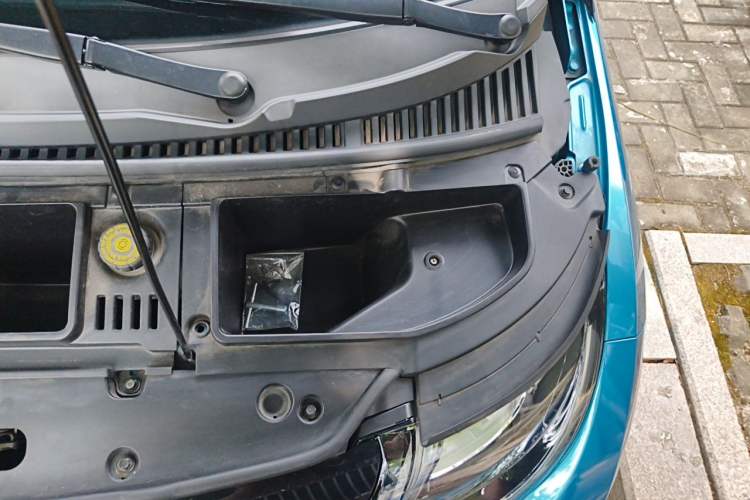 Used BYD Dolphin 2021 405 km Fashion Edition Engine Bay Left