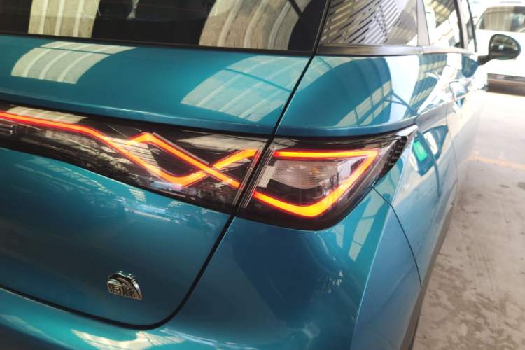 Used BYD Dolphin 2021 405 km Fashion Edition Exterior 3