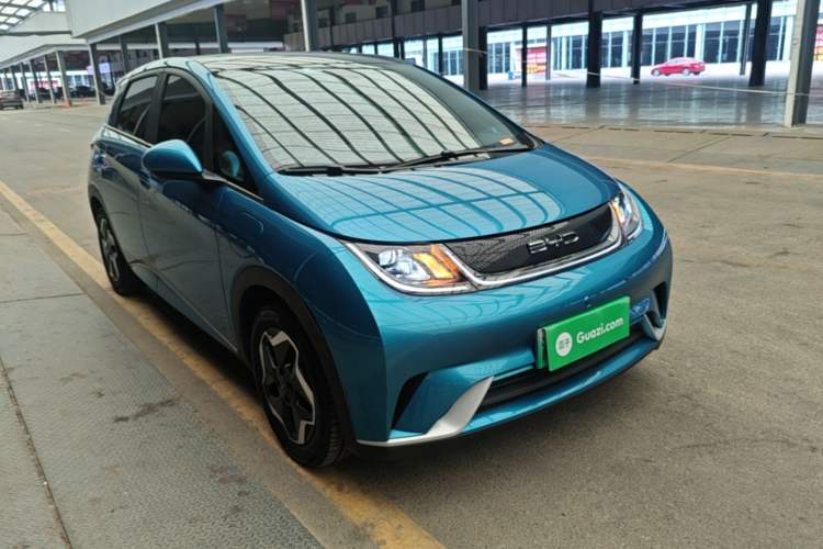 Used BYD Dolphin 2021 405 km Fashion Edition Front Right 45 Deg