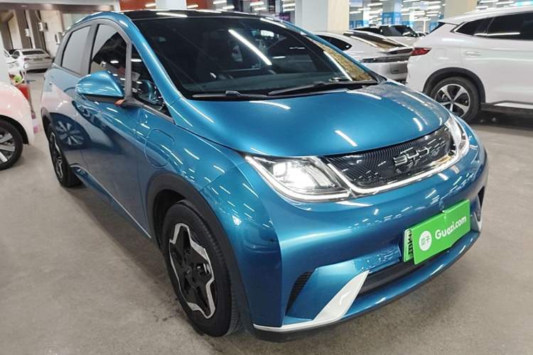 Used BYD Dolphin 2021 405 km Fashion Edition Front Right 45 Deg