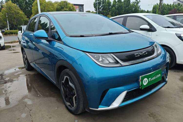 Used BYD Dolphin 2021 405 km Fashion Edition Front Right 45 Deg