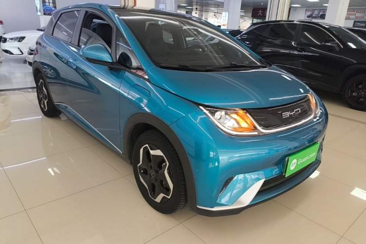 Used BYD Dolphin 2021 405 km Fashion Edition Front Right 45 Deg
