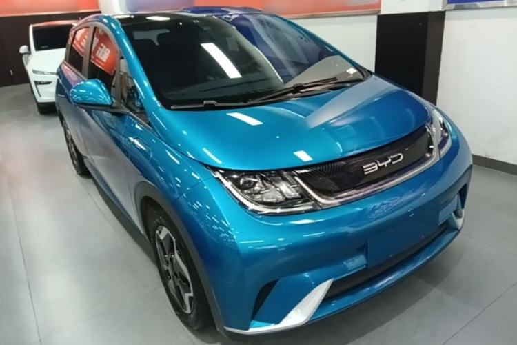 Used BYD Dolphin 2021 405 km Fashion Edition Front Right 45 Deg