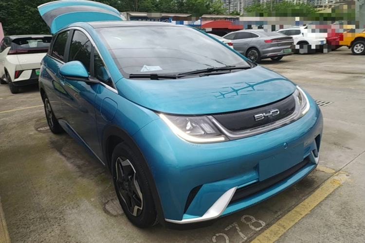 Used BYD Dolphin 2021 405 km Fashion Edition Front Right 45 Deg