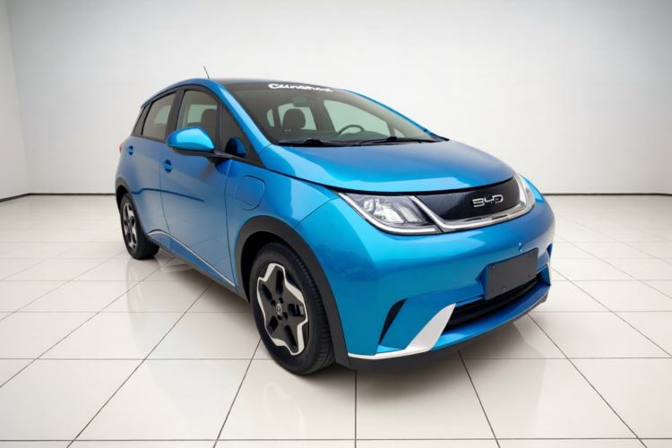 Used BYD Dolphin 2021 405 km Fashion Edition Front Right 45 Deg