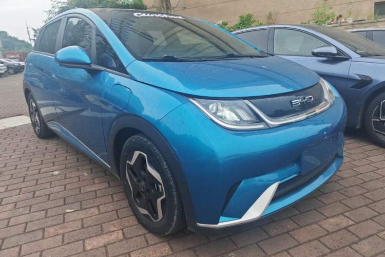 Used BYD Dolphin 2021 405 km Fashion Edition Front Right 45 Deg