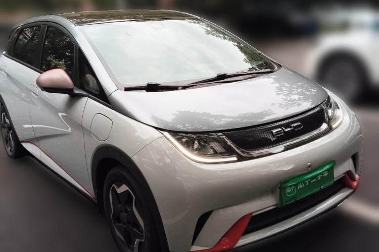 Used BYD Dolphin 2021 405 km Fashion Edition Front Right 45 Deg