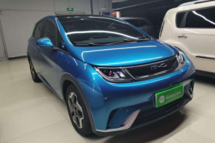Used BYD Dolphin 2021 405 km Fashion Edition Front Right 45 Deg
