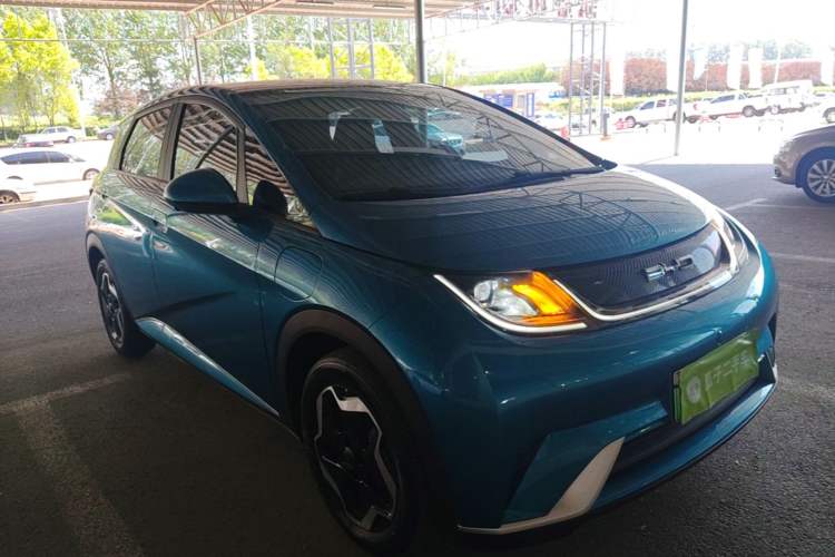 Used BYD Dolphin 2021 405 km Fashion Edition Front Right 45 Deg