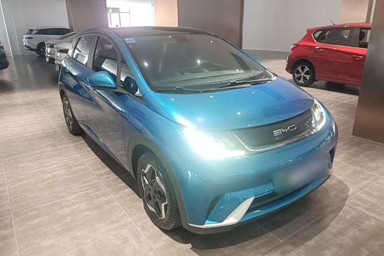 Used BYD Dolphin 2021 405 km Fashion Edition Front Right 45 Deg