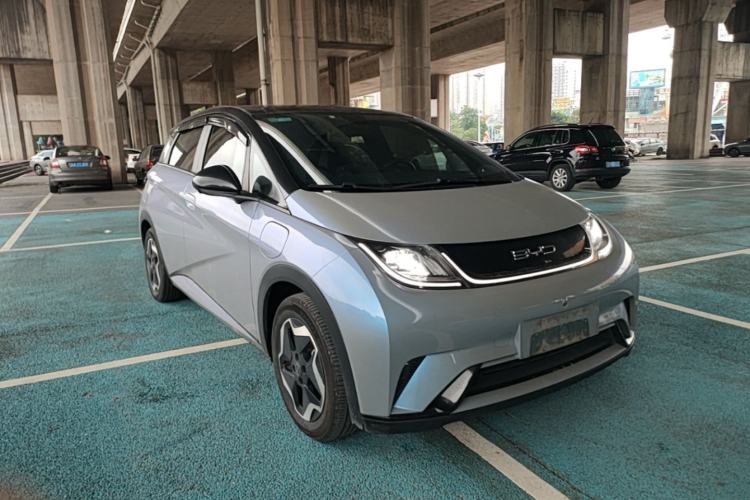 Used BYD Dolphin 2021 405 km Fashion Edition Front Right 45 Deg