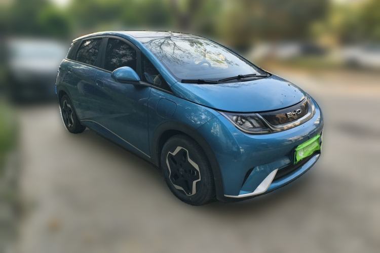 Used BYD Dolphin 2021 405 km Fashion Edition Front Right 45 Deg