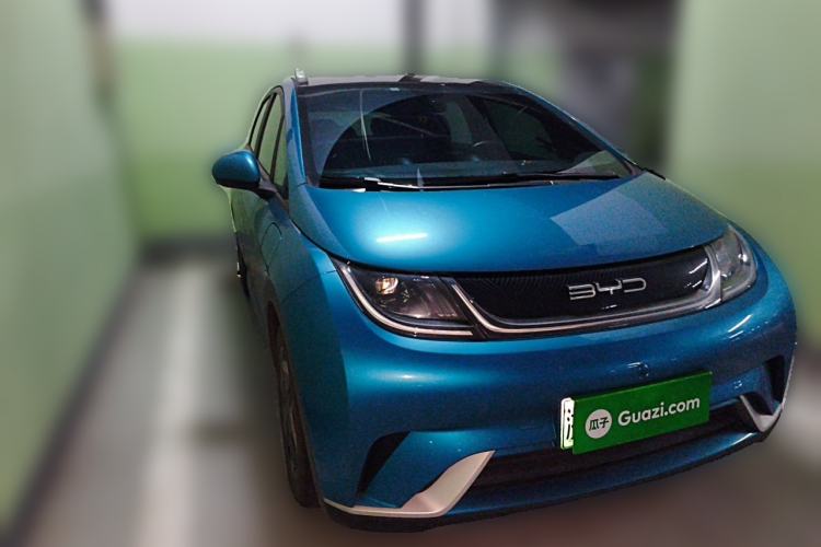 Used BYD Dolphin 2021 405 km Fashion Edition Front Right 45 Deg