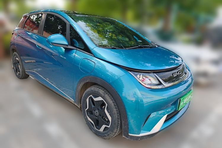 Used BYD Dolphin 2021 405 km Fashion Edition Front Right 45 Deg