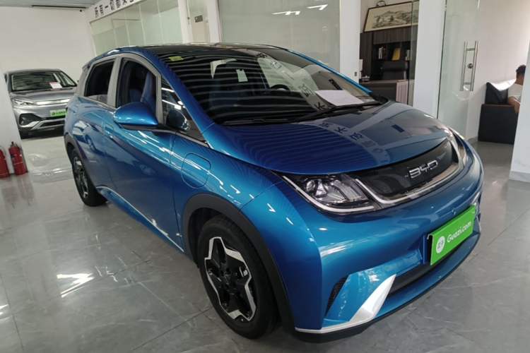 Used BYD Dolphin 2021 405 km Fashion Edition Front Right 45 Deg