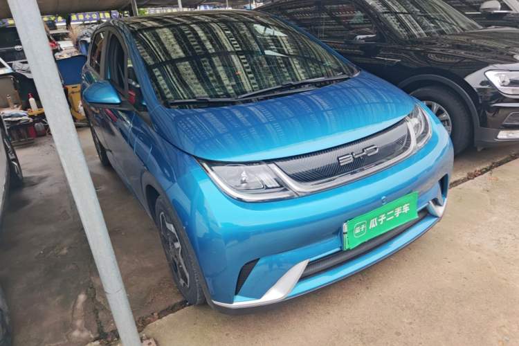 Used BYD Dolphin 2021 405 km Fashion Edition Front Right 45 Deg