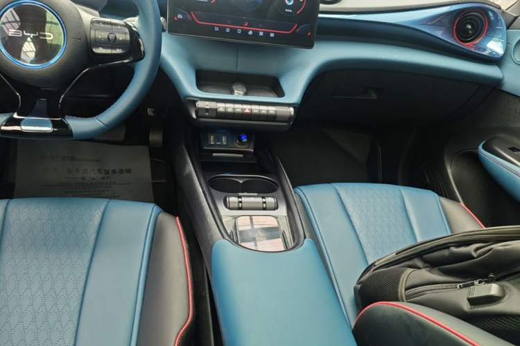 Used BYD Dolphin 2021 405 km Fashion Edition Gear Lever