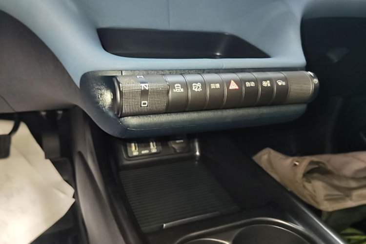Used BYD Dolphin 2021 405 km Fashion Edition Gear Lever