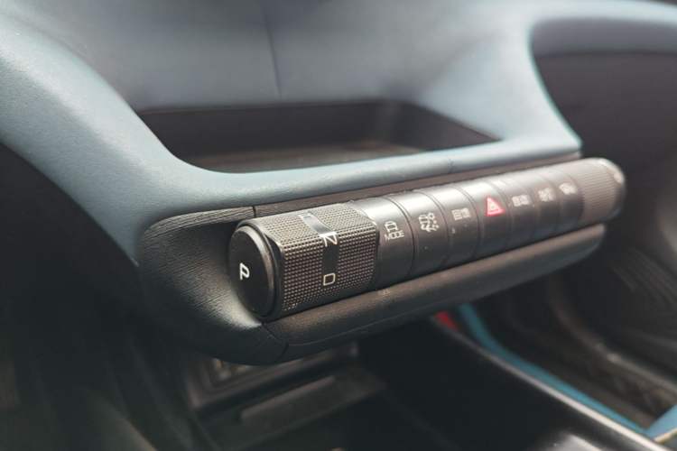 Used BYD Dolphin 2021 405 km Fashion Edition Gear Lever