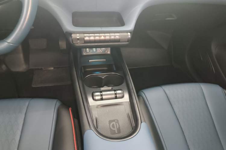 Used BYD Dolphin 2021 405 km Fashion Edition Gear Lever