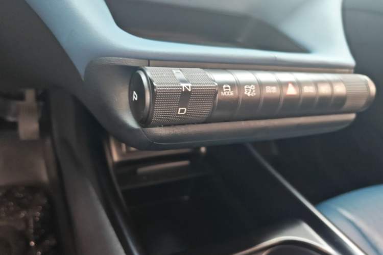 Used BYD Dolphin 2021 405 km Fashion Edition Gear Lever