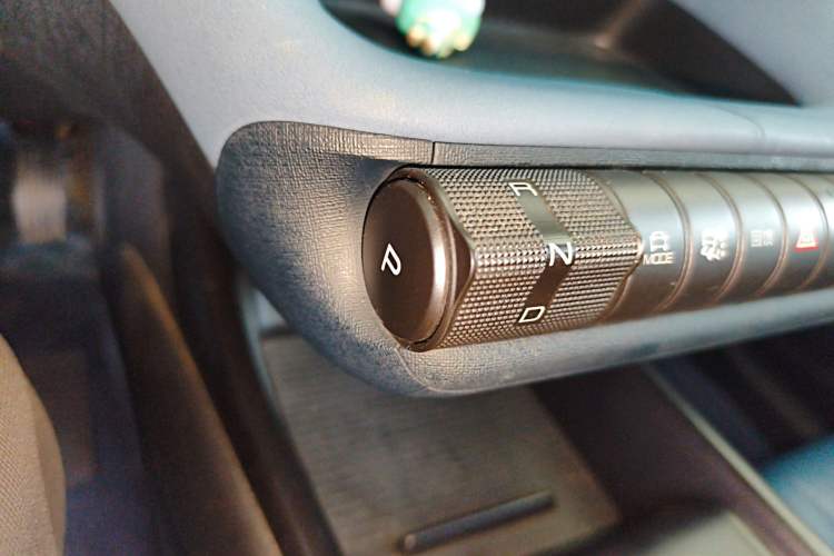 Used BYD Dolphin 2021 405 km Fashion Edition Gear Lever