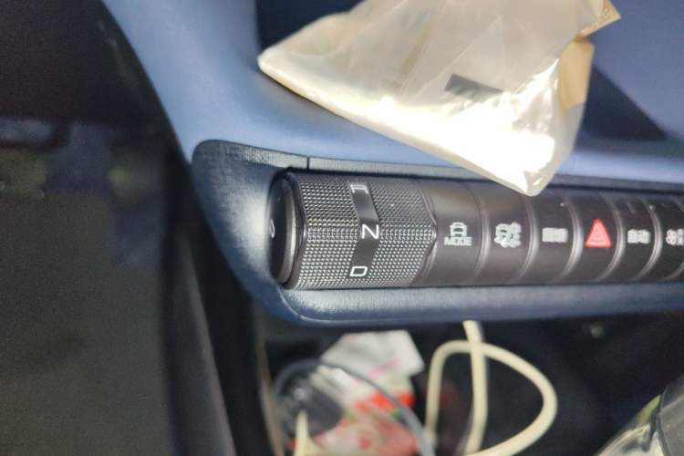 Used BYD Dolphin 2021 405 km Fashion Edition Gear Lever