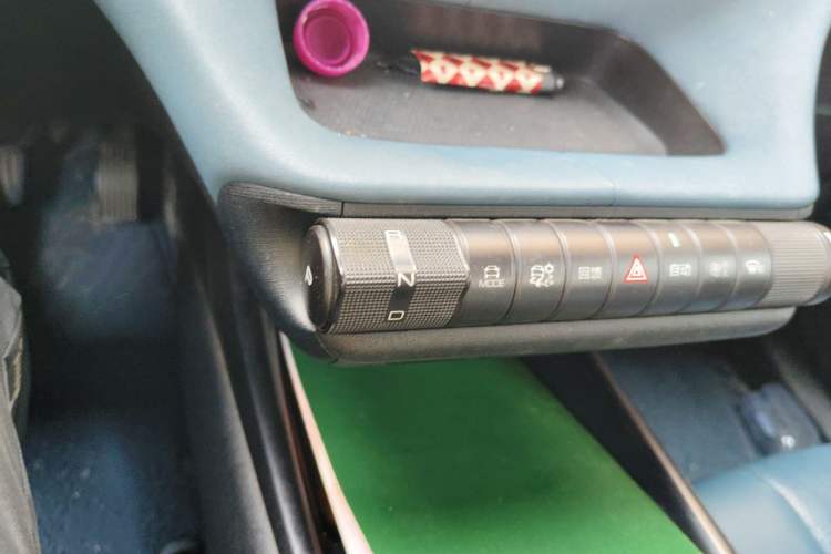 Used BYD Dolphin 2021 405 km Fashion Edition Gear Lever