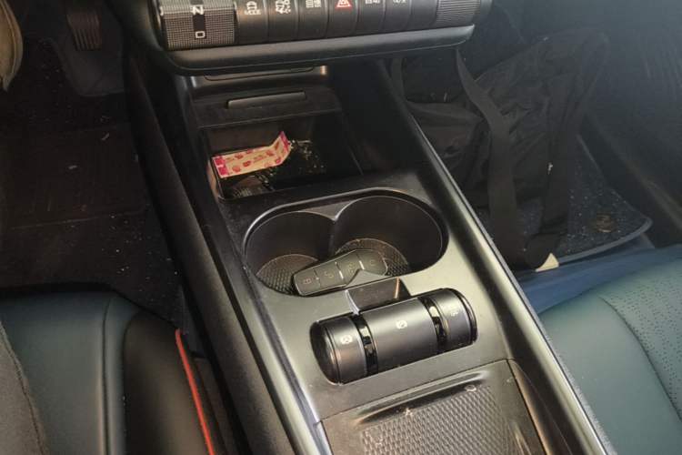 Used BYD Dolphin 2021 405 km Fashion Edition Gear Lever