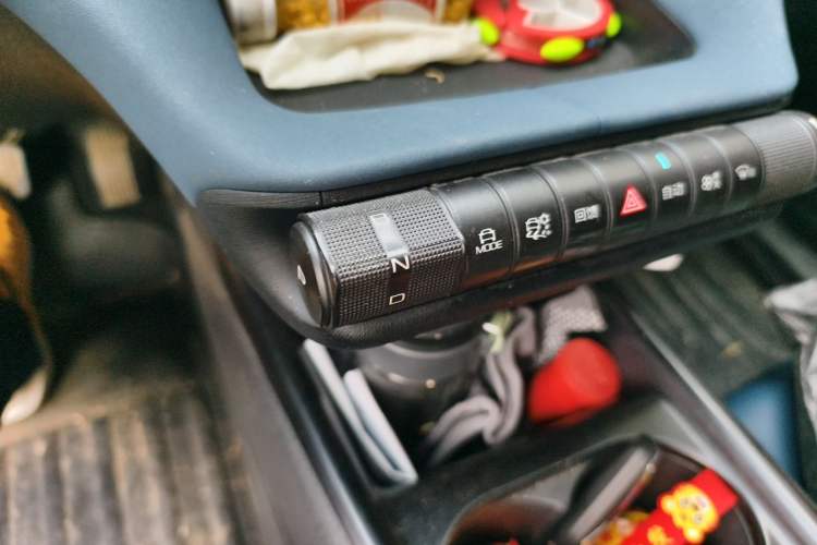 Used BYD Dolphin 2021 405 km Fashion Edition Gear Lever