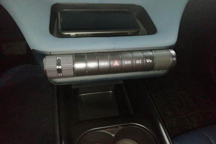 Used BYD Dolphin 2021 405 km Fashion Edition Gear Lever