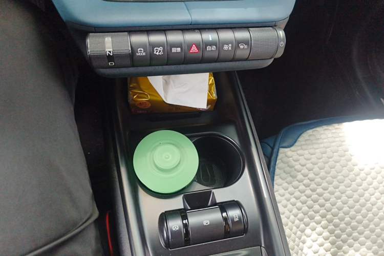 Used BYD Dolphin 2021 405 km Fashion Edition Gear Lever