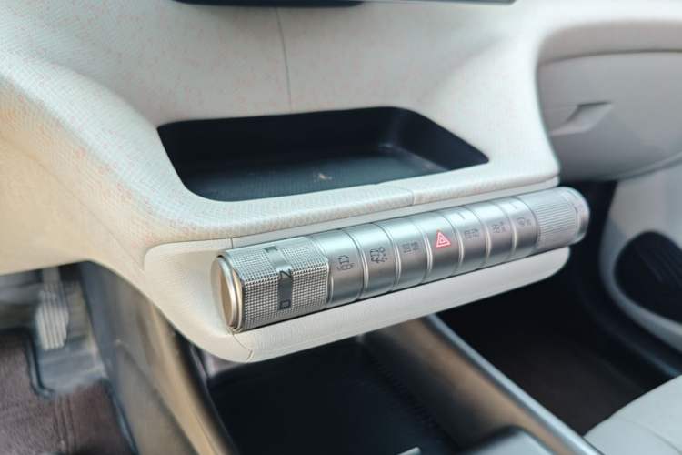 Used BYD Dolphin 2021 405 km Fashion Edition Gear Lever