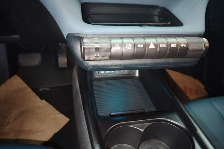 Used BYD Dolphin 2021 405 km Fashion Edition Gear Lever
