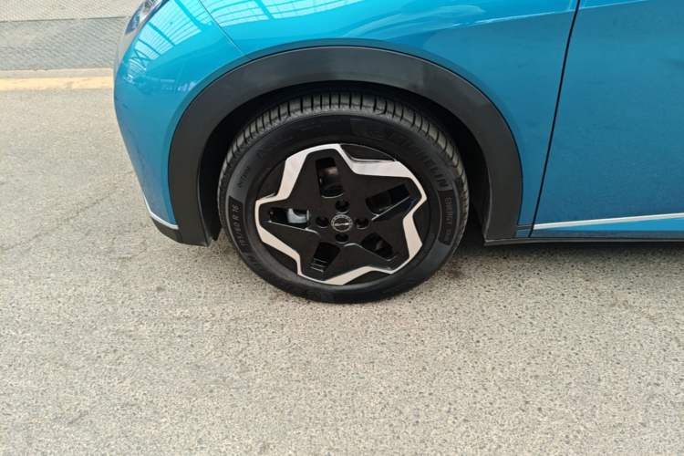 Used BYD Dolphin 2021 405 km Fashion Edition Left Front Wheel Hub