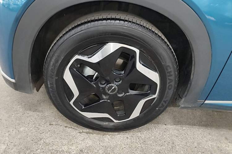 Used BYD Dolphin 2021 405 km Fashion Edition Left Front Wheel Hub
