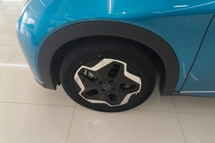Used BYD Dolphin 2021 405 km Fashion Edition Left Front Wheel Hub